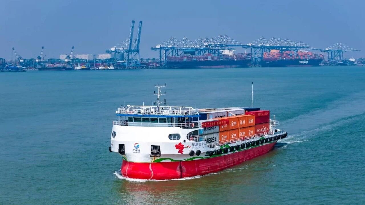 穗港电航02轮首航离泊南沙码头